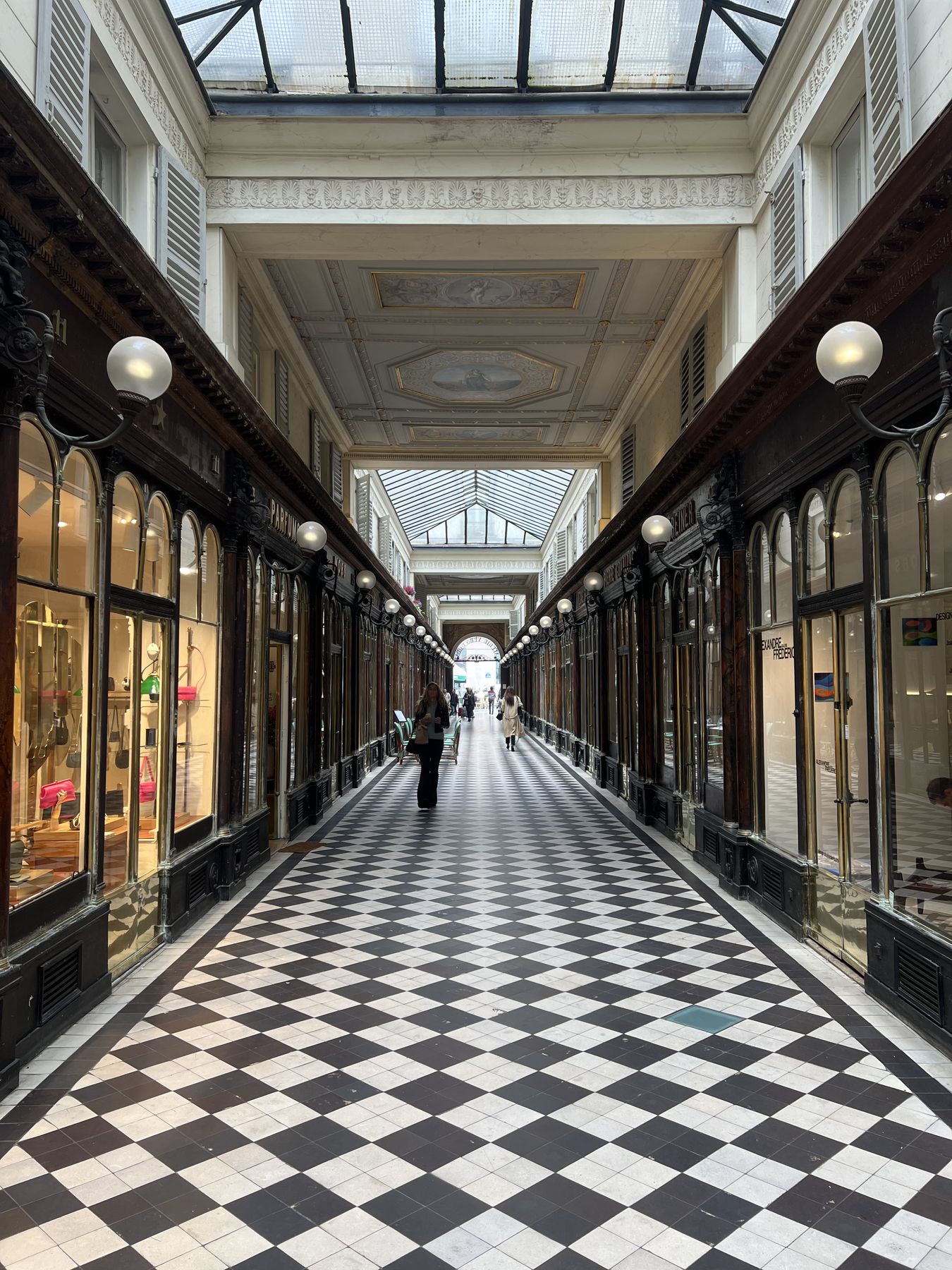 Galerie Véro-Dodat — verrière et plafonds peints